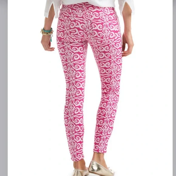 Vineyard Vines Salt Island Tile Print Denim - Picture 9 of 9